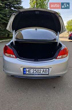 Седан Opel Insignia 2011 в 
