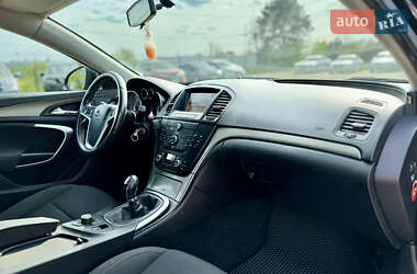 Универсал Opel Insignia 2009 в 