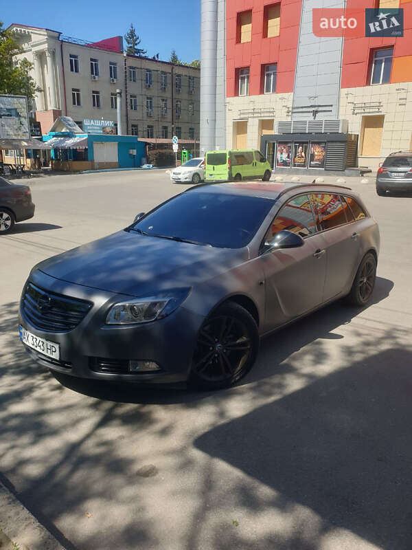 Универсал Opel Insignia 2011 в 