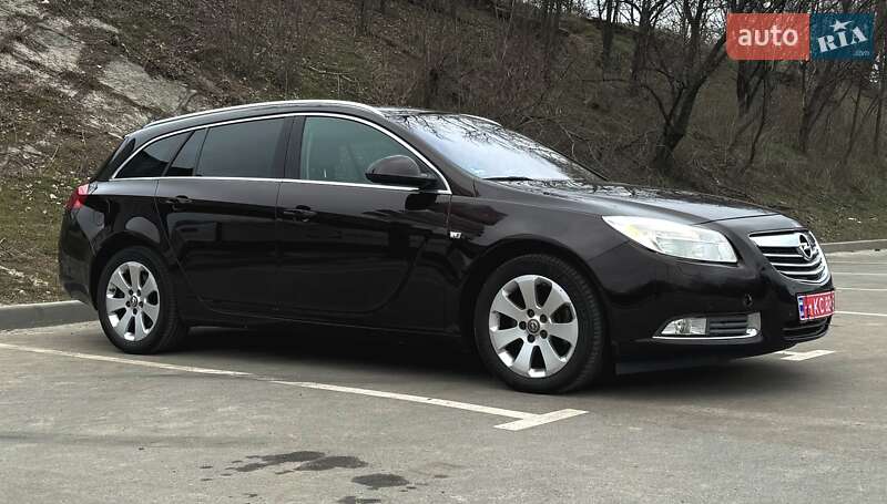 Универсал Opel Insignia 2013 в Киеве