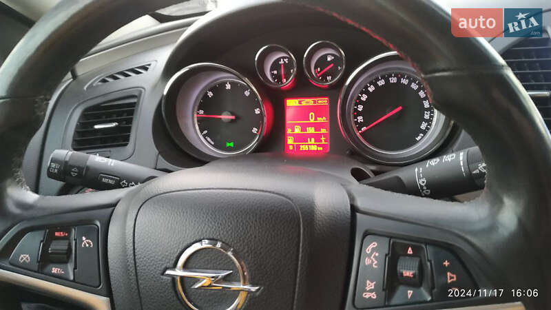 Универсал Opel Insignia 2013 в Киеве