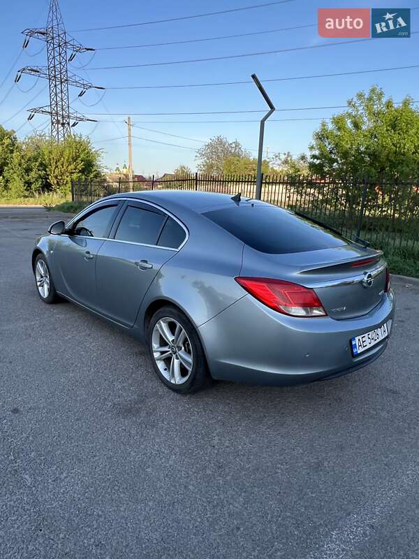 Ліфтбек Opel Insignia 2011 в Дніпрі