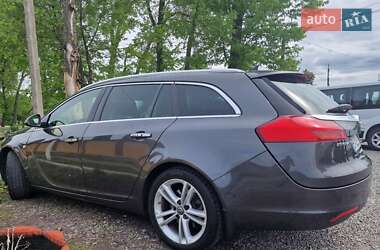 Универсал Opel Insignia 2012 в 