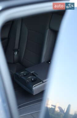 Седан Opel Insignia 2009 в 