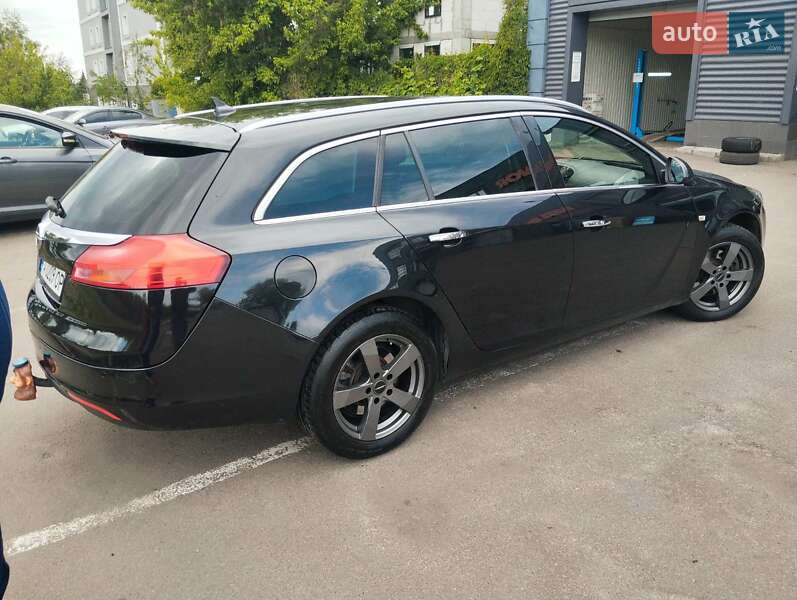Универсал Opel Insignia 2010 в Киеве