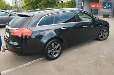 Универсал Opel Insignia 2010 в 