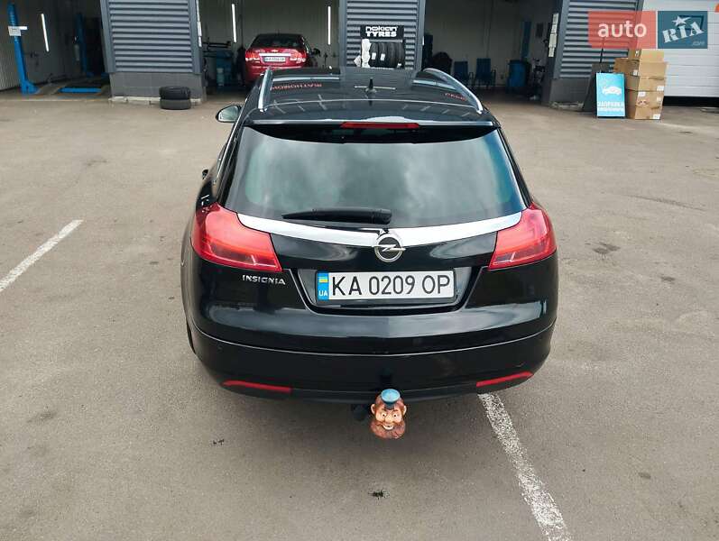 Универсал Opel Insignia 2010 в Киеве