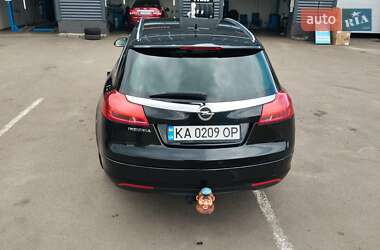 Универсал Opel Insignia 2010 в 