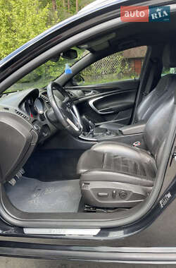 Универсал Opel Insignia 2011 в 