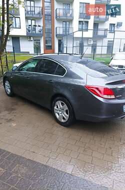 Седан Opel Insignia 2010 в Львове