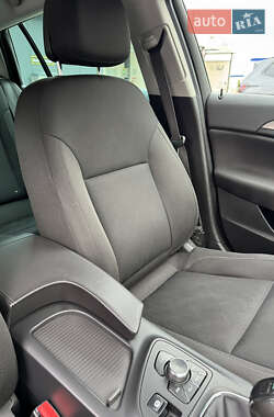 Универсал Opel Insignia 2012 в 