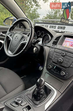 Универсал Opel Insignia 2012 в 