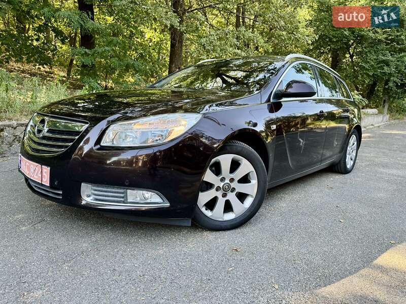 Универсал Opel Insignia 2013 в 