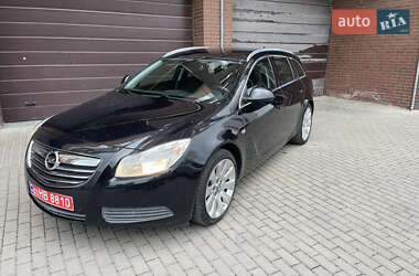 Универсал Opel Insignia 2011 в 