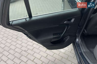 Универсал Opel Insignia 2011 в 