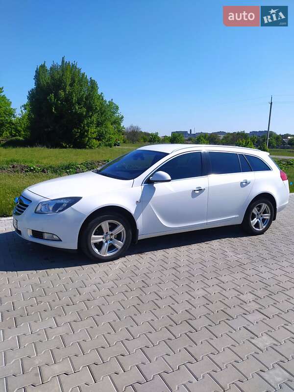 Универсал Opel Insignia 2011 в Черкассах