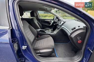Седан Opel Insignia 2014 в 