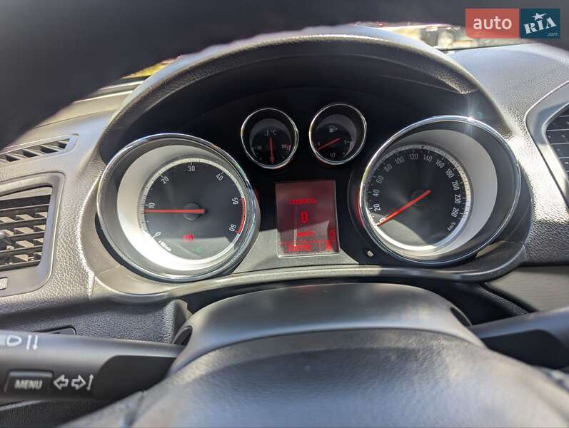 Універсал Opel Insignia 2011 в Львові