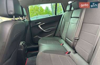 Универсал Opel Insignia 2011 в 