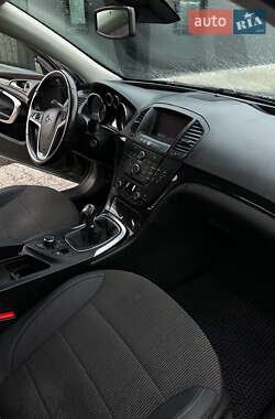 Универсал Opel Insignia 2010 в 
