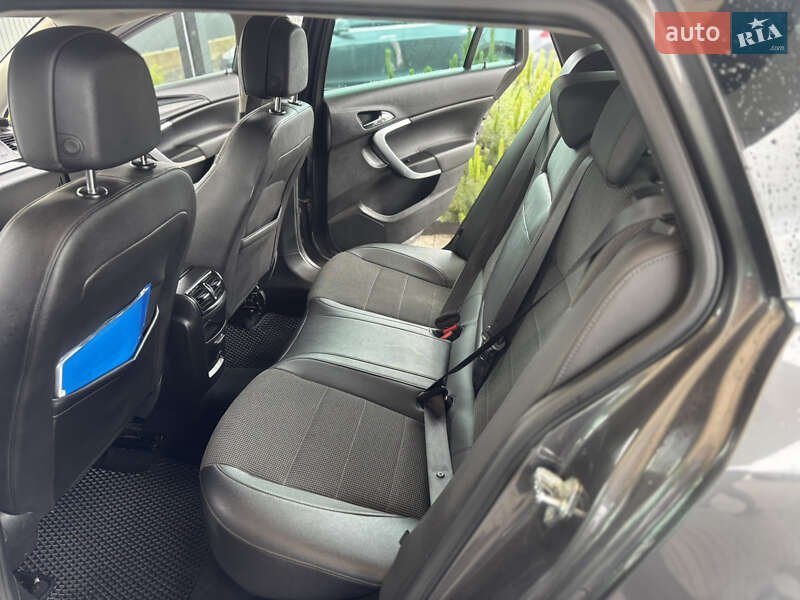 Універсал Opel Insignia 2012 в Хусті