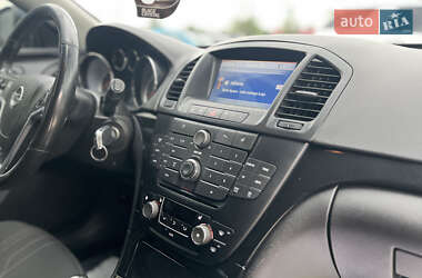 Универсал Opel Insignia 2012 в 