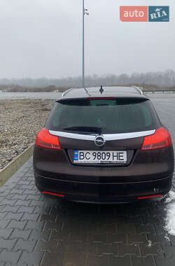 Универсал Opel Insignia 2011 в 