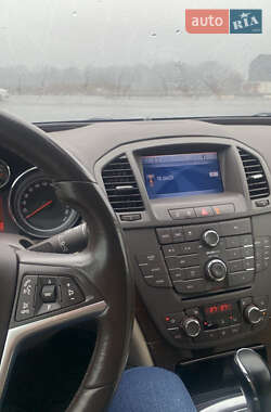 Универсал Opel Insignia 2011 в 
