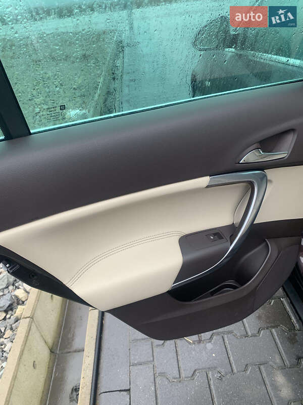 Универсал Opel Insignia 2011 в Черновцах