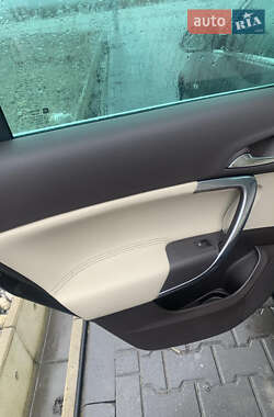 Универсал Opel Insignia 2011 в 