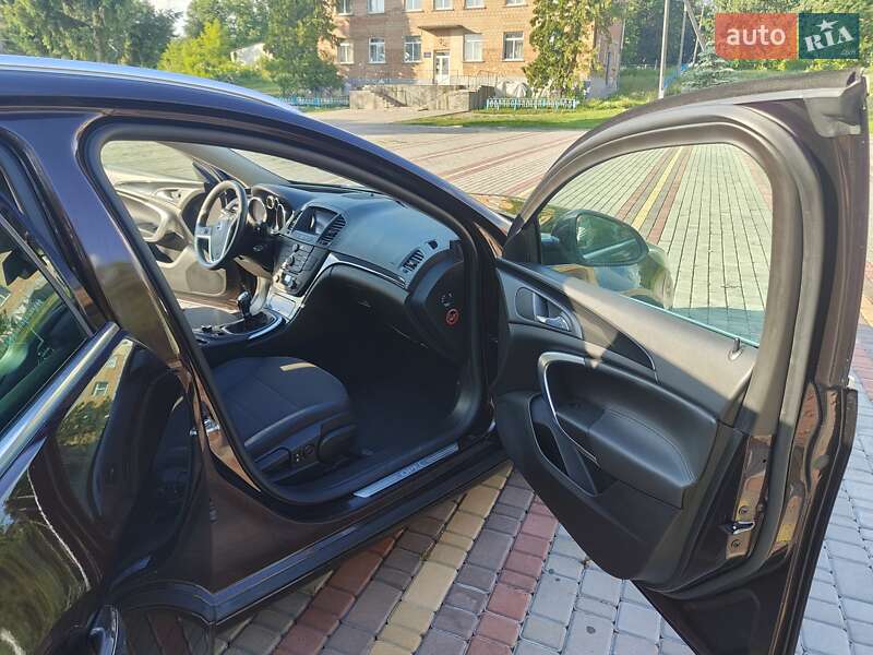 Универсал Opel Insignia 2011 в Теплике