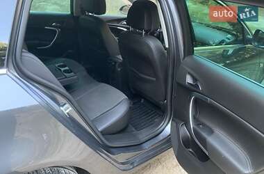 Универсал Opel Insignia 2010 в 
