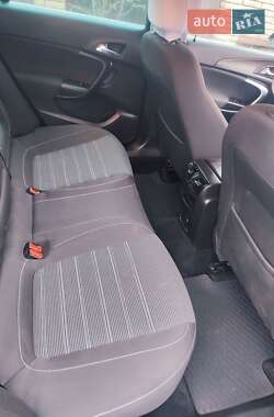 Универсал Opel Insignia 2013 в 