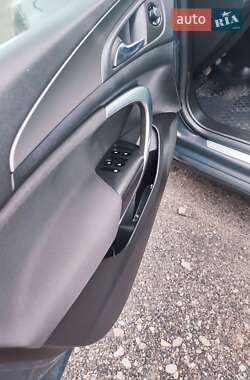 Универсал Opel Insignia 2013 в 