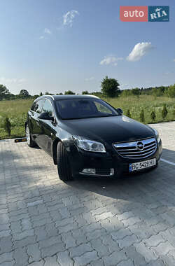 Универсал Opel Insignia 2012 в 