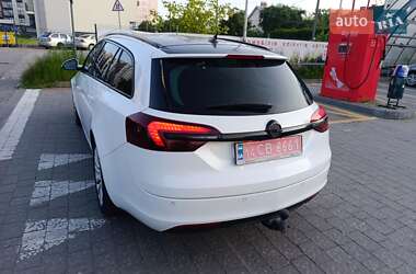 Универсал Opel Insignia 2015 в 