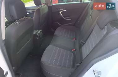 Универсал Opel Insignia 2015 в 