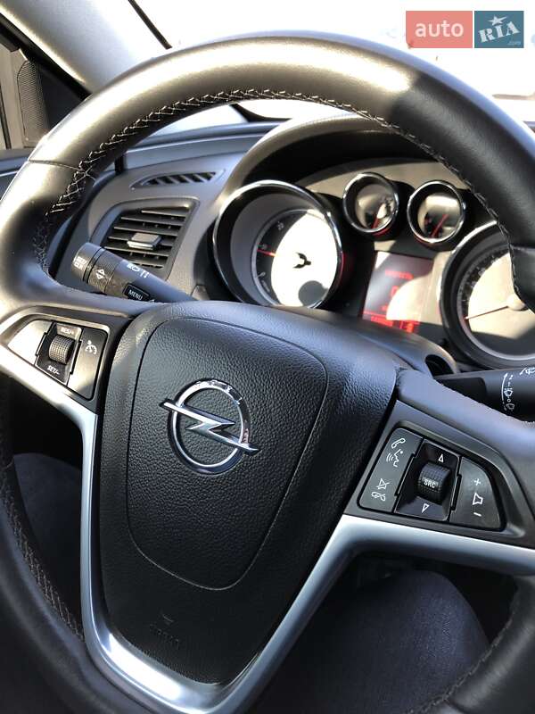 Універсал Opel Insignia 2010 в Львові