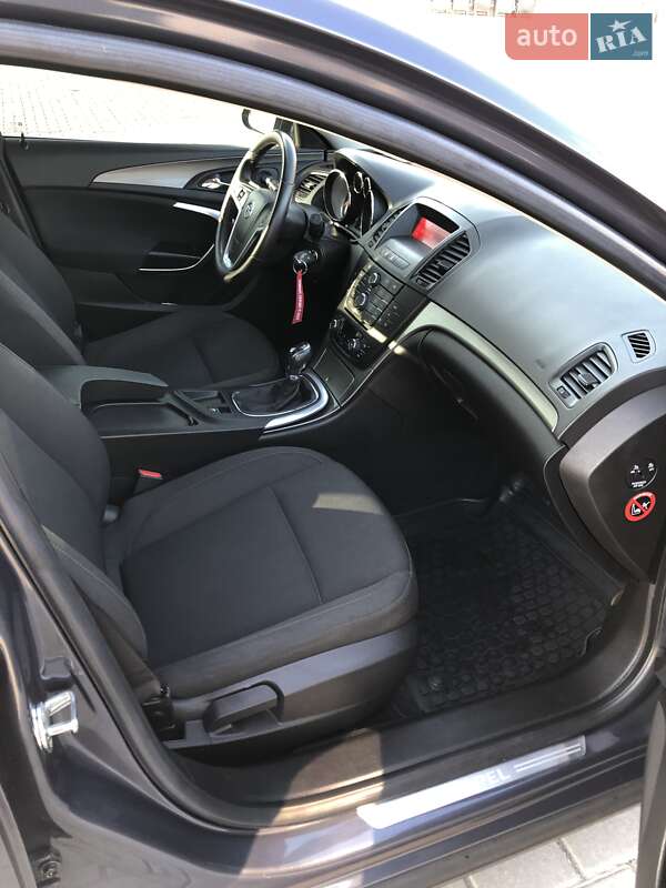 Універсал Opel Insignia 2010 в Львові