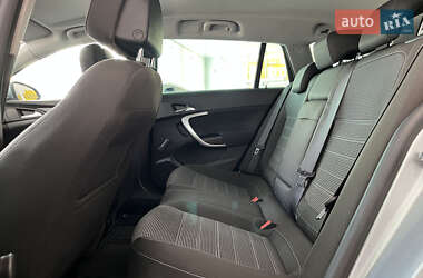 Универсал Opel Insignia 2010 в 