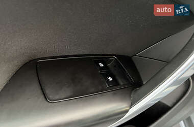 Универсал Opel Insignia 2010 в 