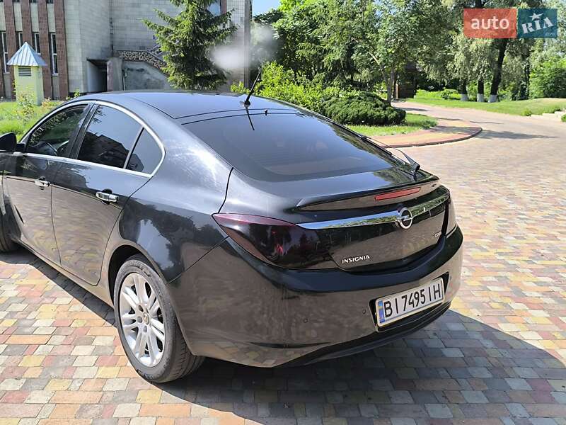 Ліфтбек Opel Insignia 2010 в Миргороді