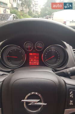 Универсал Opel Insignia 2012 в 