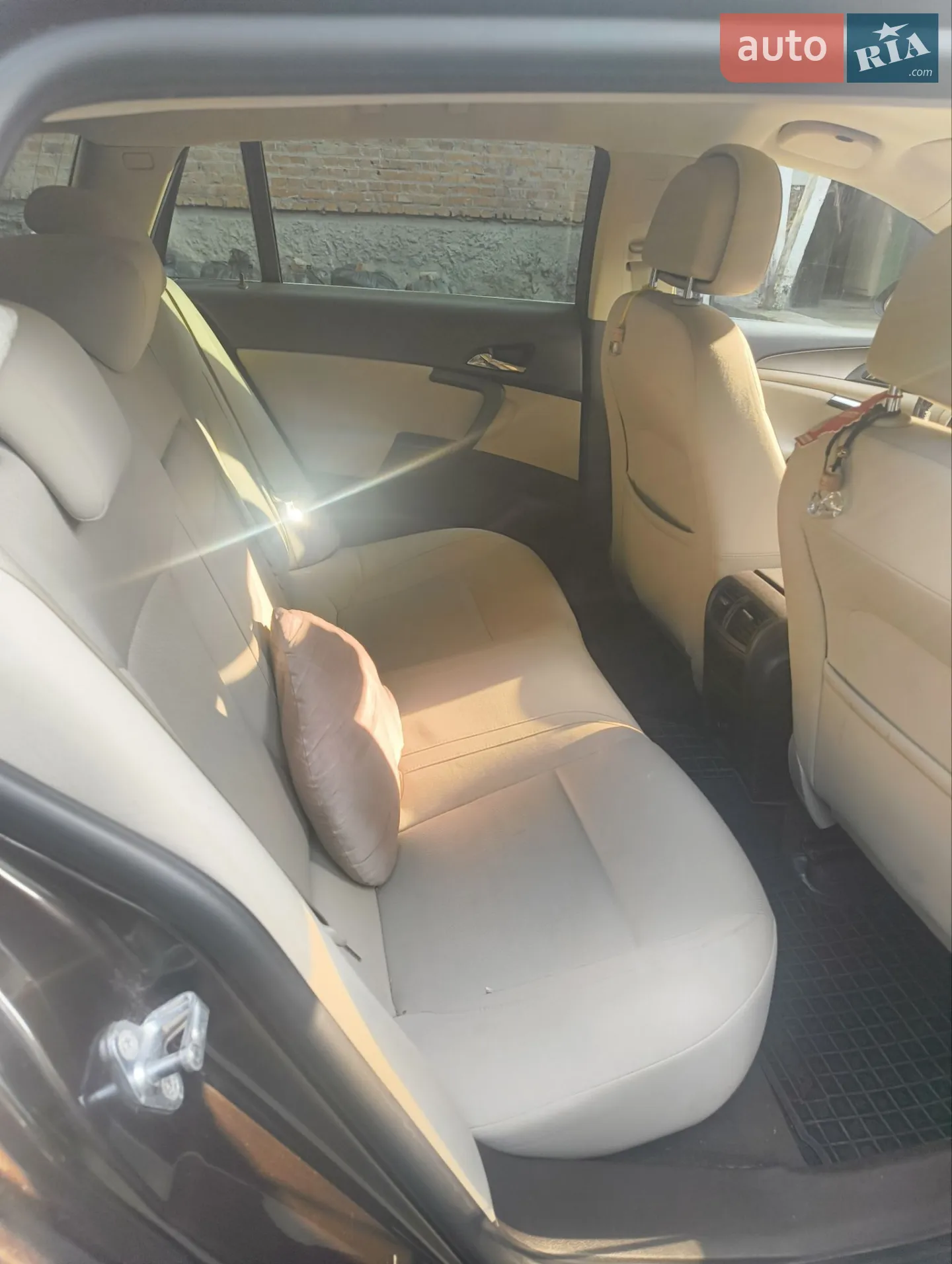 2010 Opel Insignia - мініатюра 5