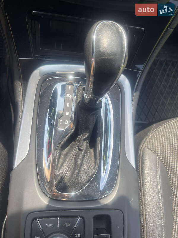 Универсал Opel Insignia 2013 в Сваляве