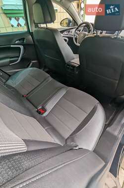 Универсал Opel Insignia 2012 в 
