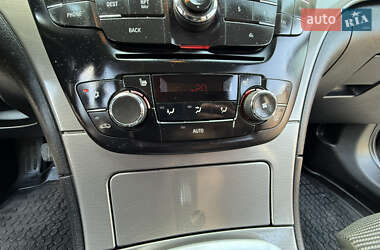 Лифтбек Opel Insignia 2010 в 