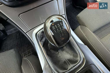Лифтбек Opel Insignia 2010 в 