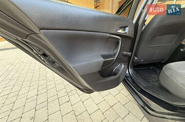 Лифтбек Opel Insignia 2010 в 