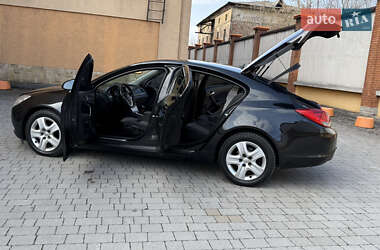 Лифтбек Opel Insignia 2010 в 